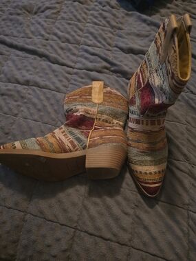 Source Unknown Multicolor Striped Southwestern Ankle Boots